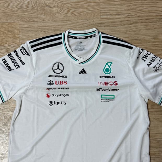 아디다스 2025 메르세데스 AMG 팀 키트 반팔 (XL)