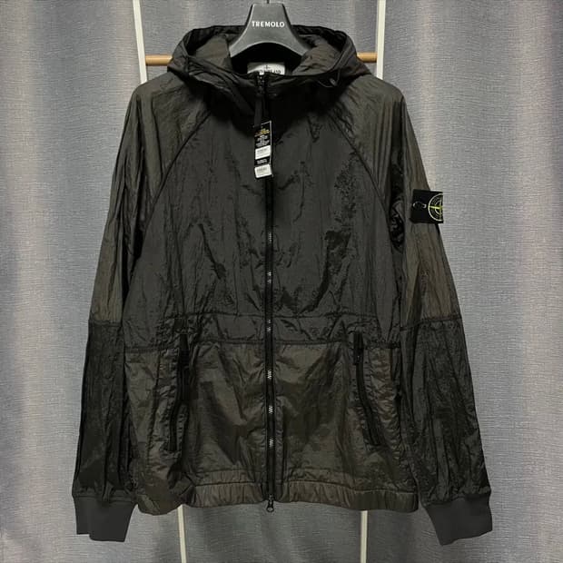 (새상품)24ss스톤 나일론 메탈 와트로 바람막이 