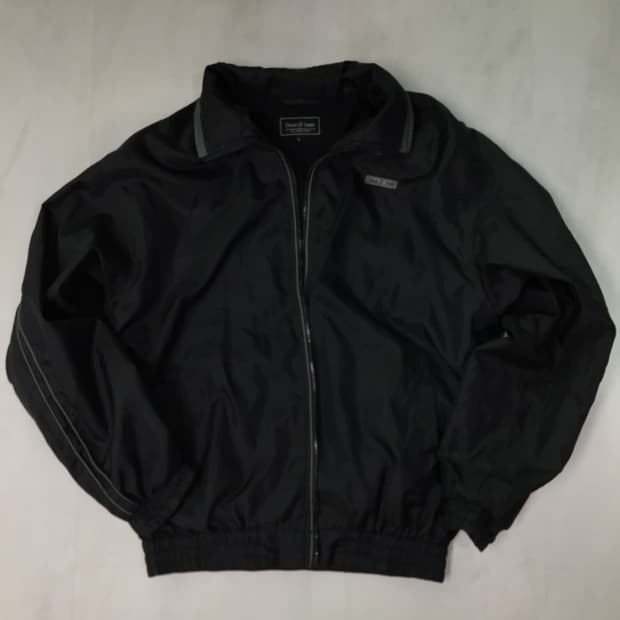 Oscar J Jones 올드스쿨 파이핑 바람막이