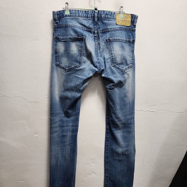 디스퀘어드2 워싱 데님 청바지