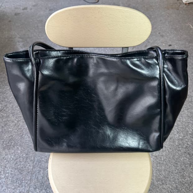 VTG JPN 페이크 레더 숄더백