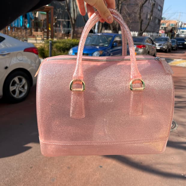Furla 핑크 글리터 캔디백 🩰