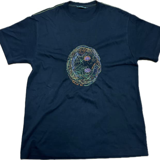 앤더슨벨 Smile Earth Embroiderd T-shirt