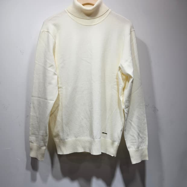 게스(Guess) 아이보리 터틀넥 니트 M