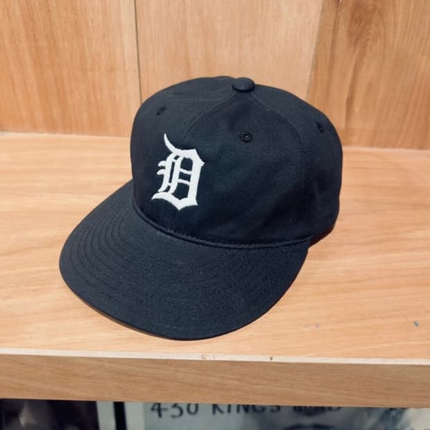 도넛리벤지 D로고 캡 모자