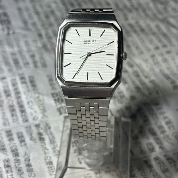 SEIKO quartz square