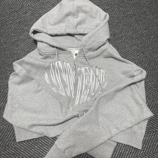 러브이즈트루 크롭 후드집업