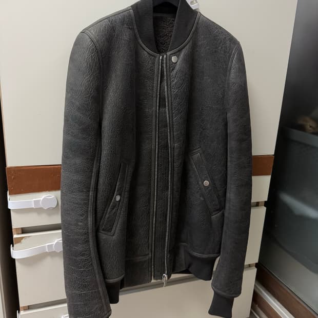 릭오웬스 SISYPHUS 플라이트 봄버 무스탕 시어링