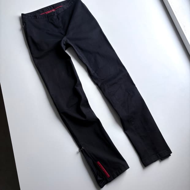 프라다 스포츠 사이드 지퍼 테크 팬츠