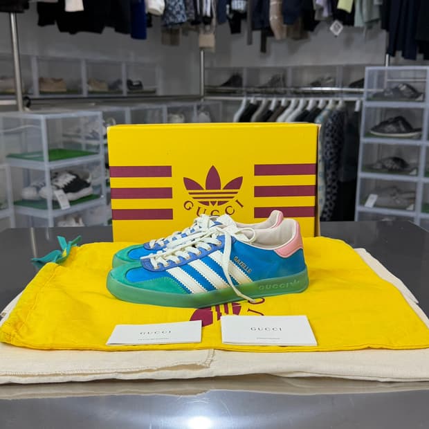 [리오브] 구찌 X 아디다스 가젤 라이트 블루 실크 스니커즈