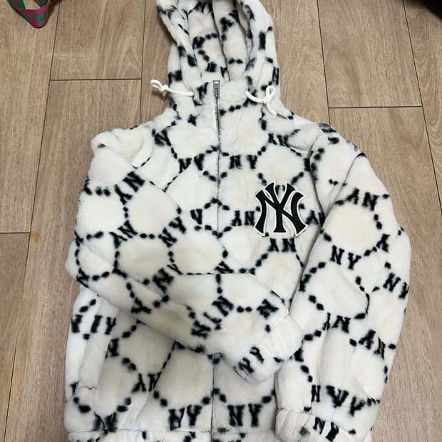 MLB 다이아 모노그램 올오버 후드 에코퍼 점퍼