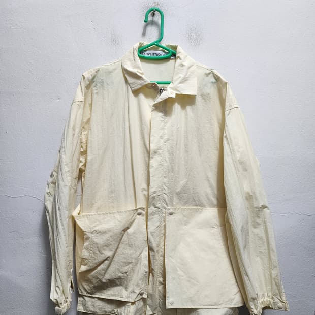 스튜디오 언라벨 x 오유경 나일론 테크맛 자켓