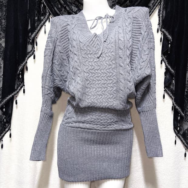 브이넥 꽈배기 니트원피스 오네갸루 로맨틱 로걀 섹시 헤이세이 시부야 핀터