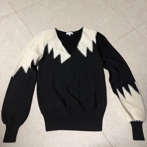 reiss 배색 브이넥 니트