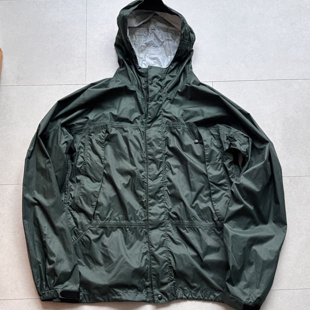 L.L.Bean 클래식 아웃도어 셸 - 딥 포리스트 그린 (L)