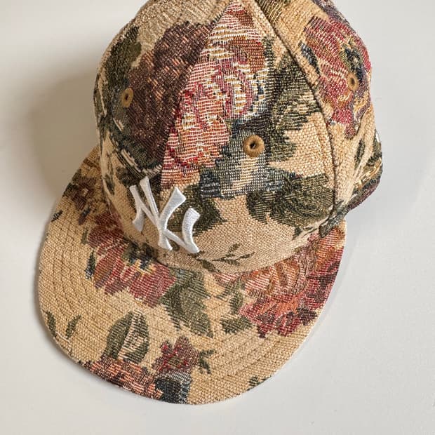Kith x New Era NY 플로럴 볼캡