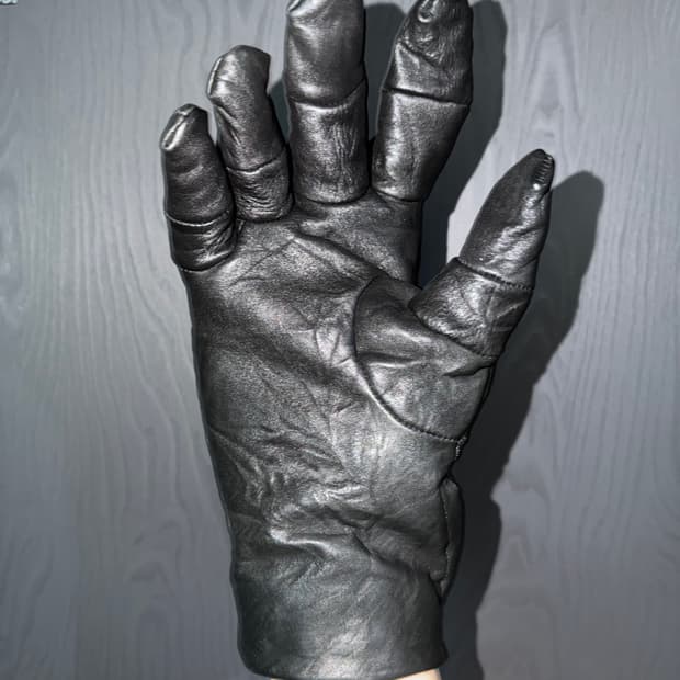 LEON LOUIS Hand Glove
