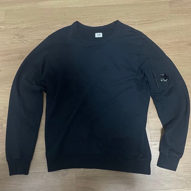 새상품급 cp컴퍼니 맨투맨 