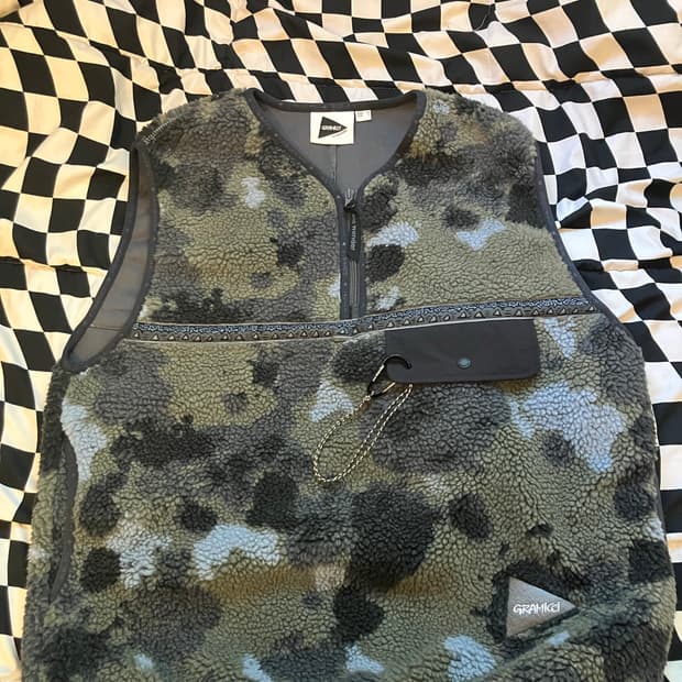 그라미치 앤드원더 카모 플리스 조끼 XL