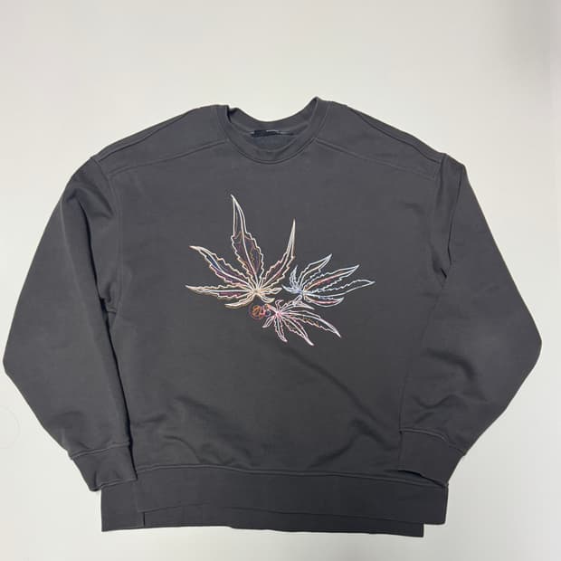 일꼬르소 21년도 프린팅 스웻 맨투맨 L