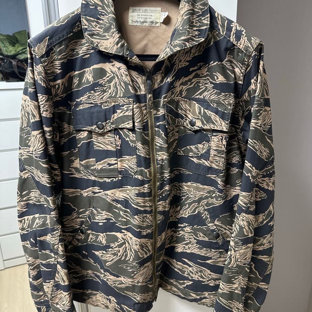 트로피클로딩 타이거 자켓 42