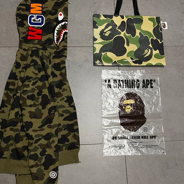 새상품급)베이프 녹계 샤크 후드집업 