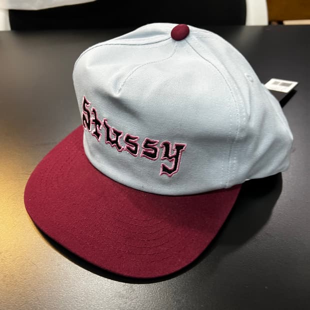 스투시 핑크 자수 투톤 캡