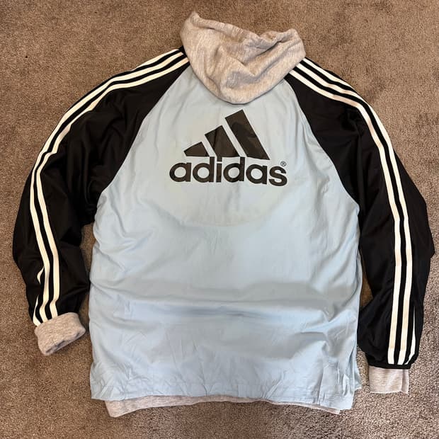 아디다스 올드스쿨 배색 브이넥 바람막이 웜업L