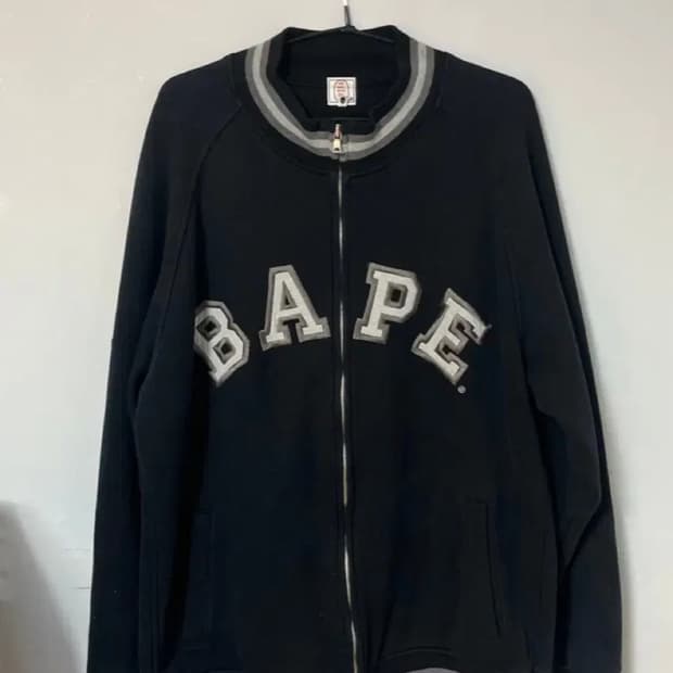 정품 베이프 로고 집업 