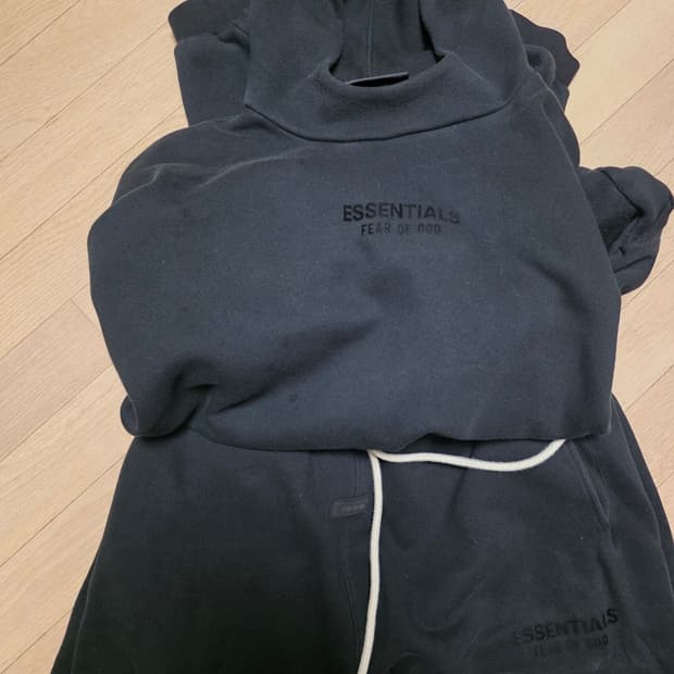에센셜 제트블랙 후드 조거 셋업 L/S