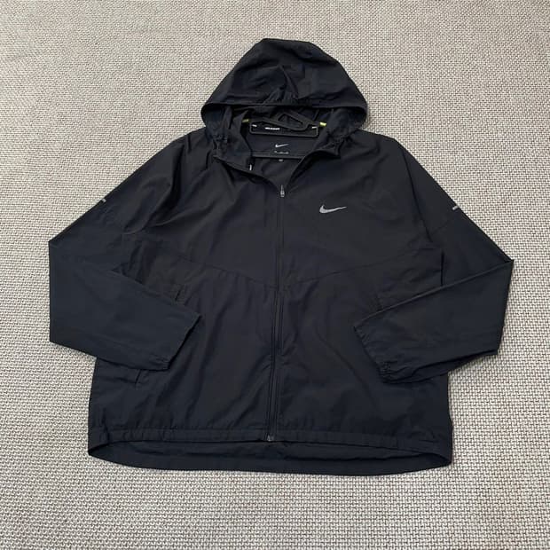 나이키 바람막이. 5238