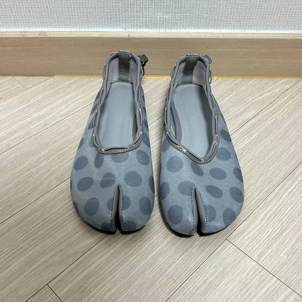 페이즈 메쉬 에어 스트링 플랫 도트 그레이 245