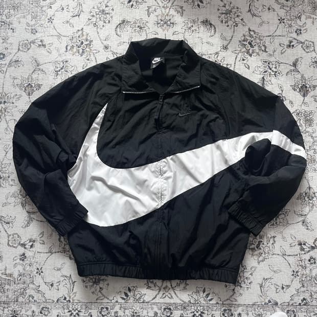 나이키 신형 빅로고 스우시 바람막이
