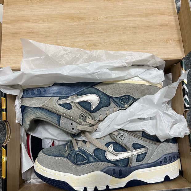 나이키 에어포스 니고 270