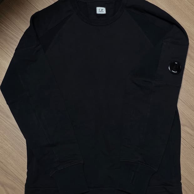 XL) C.P. 컴퍼니 블랙 맨투맨 티셔츠