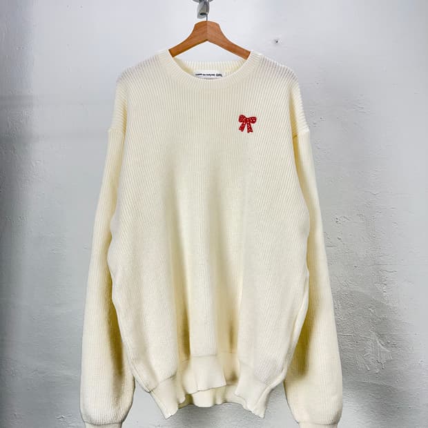 꼼데가르송 걸 엠브로이드 보우 아이보리 니트 스웨터