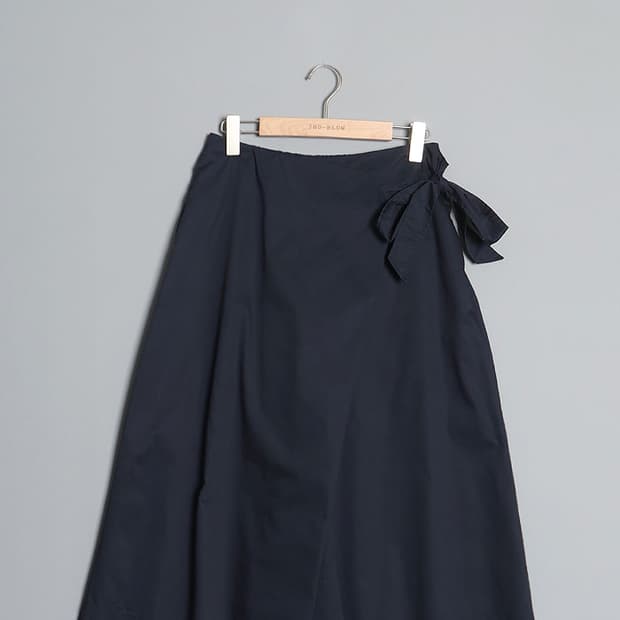 UNIQLO HighWaist Wrap Wide Pant (28)