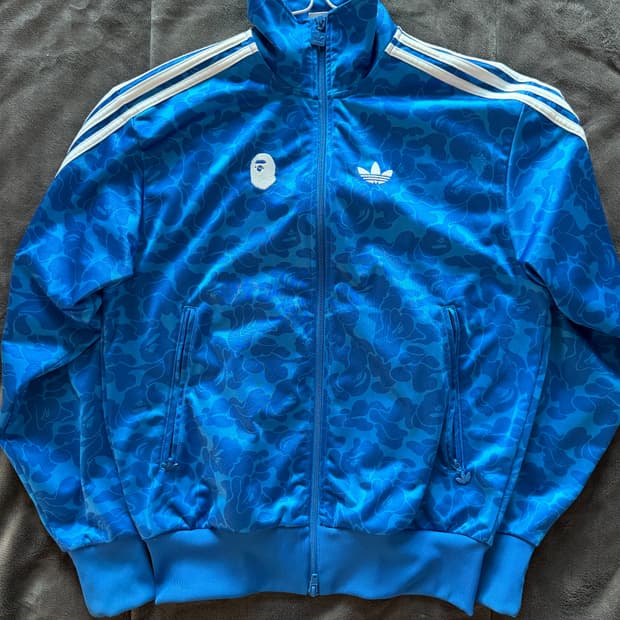 베이프 아디다스 올오버 프린트 트랙탑 져지 xs사이즈