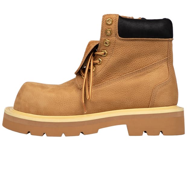 쏘유레슈어 벨루가 250 / 새상품