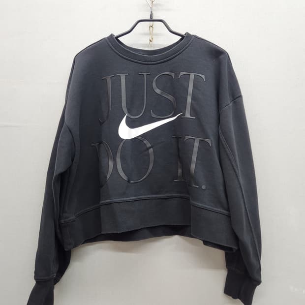 나이키 드라이핏 빅로고 크롭맨투맨 S(L)