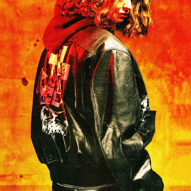 언더마이카 언노운 아트웍 프린트 염소 가죽 봄버 블랙