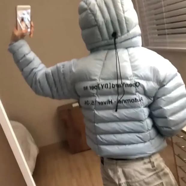 CURVED ZIPPER LIGHTWEIGHT PUFFER JACKET