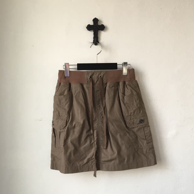 Banding point short skirt