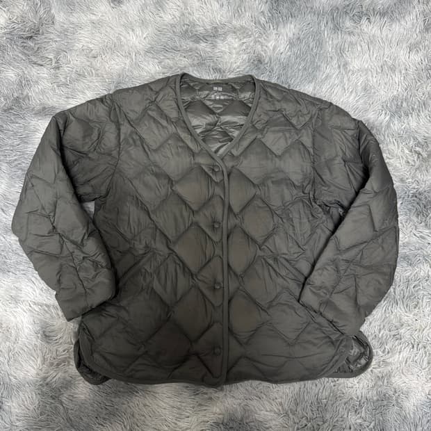 유니클로 울트라라이트다운 경량패딩 L사이즈