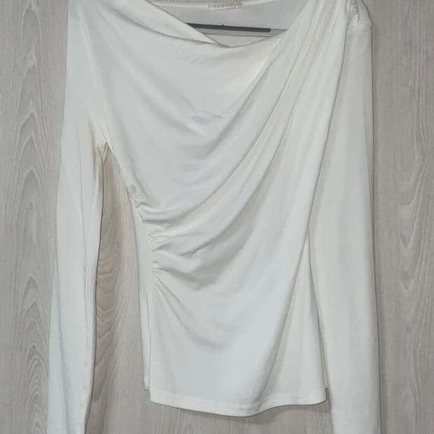 뉴뉴 셔링 기본티 새상품(택o)