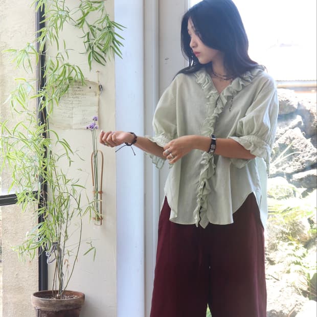 [Beams Boy] Linen Full Ruffle Blouse