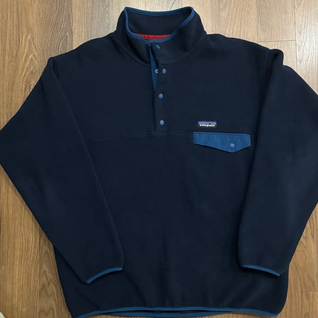 파타고니아 헤비웨이트 신칠라 네이비  L사이즈 판매합니다.