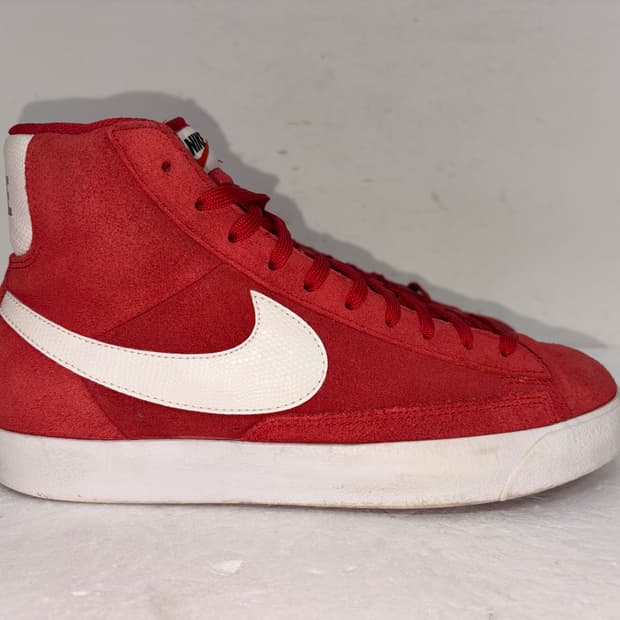 나이키 블레이저 스니커즈 260