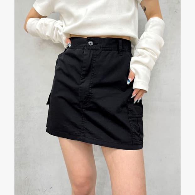WHO’S WHO GALLERY - CARGO MINI SKIRT