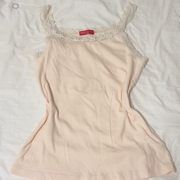 어스뮤직 애프리콧 레이스 슬리브리스